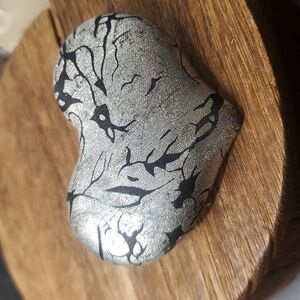 Vintage‎ electric heart scarf or glove clip